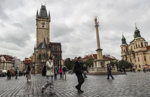 Spalone samochody. W Czechach rośnie niechęć wobec Ukraińców - WP Wiadomości