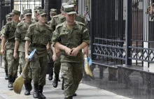 Rosja kupuje buty dla armii od UE. Wydaje miliony