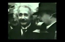 Einstein opowiada dowcip po cracku