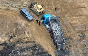 Chcieli się pozbyć 30 ton odpadów. Dron przyłapał ich na gorącym uczynku -