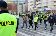 Polacy to uległy naród? Protestowaliśmy 60 razy rzadziej niż Francuzi