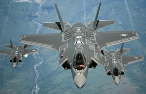 Włoskie myśliwce F-35 przechwyciły nad Polską dwa niezidentyfikowane obiekty.