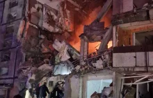 "Rosyjskie uderzenie. Bomba spadła na blok w Charkowie"