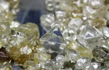 G7 Importerzy diamentów zablokowali embargo na rosyjskie kamienie szlachetne.
