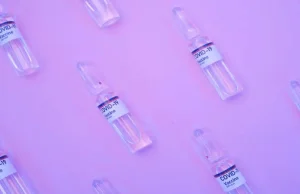 AstraZeneca może wypłacić nawet 225 mln funtów za wadliwe szczepionki