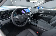 Właściciele tej Toyoty mają jej dość. Piszą pozwy do producenta