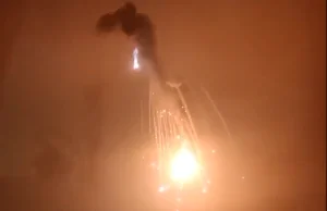 Baza paliw Rosji płonie drugi dzień po dronopadzie Ukrainy