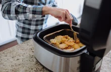 Masz air fryer? Postępuj zgodnie z instrukcją używania i bądź bardziej ostrożny
