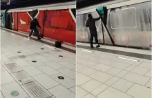 Obcokrajowcy napadają na metro w Warszawie. Prokuratura umarza postępowania