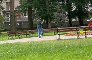 W Parku Strzeleckim mężczyzna filmował dzieci