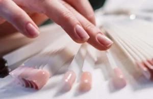 Jakie są najlepsze sposoby na zapobieganie łamliwości paznokci? - JakWiesz.pl