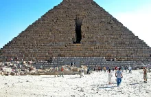 Jak powstała olbrzymia wyrwa w piramidzie Menkaure?