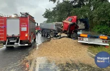 Dramatyczna akcja ratunkowa po zderzeniu ciężarówek pod Stargardem. Jedna osoba