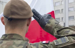 Polscy żołnierze mogą zapuścić krótkie brody i odsłonić tatuaże.