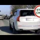 Narwaniec w białym Volvo zajeżdża drogę i spycha z pasa