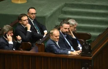 Październikowy sondaż CBOS. Polacy wskazali nastroje społeczne wobec rządu...
