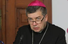 Ostry sprzeciw biskupów wobec zmian w lekcjach religii.