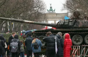 Niemcy protestowali przed ambasadą Rosji. Teraz muszą zapłacić rachunek