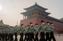 Karabin, propaganda i świętość partii: Jak rządzi się w Chinach? - Geekweek w IN