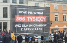 Konfederacja na marszu PiS.Pokazali transparent obnażający kłamstwa Kaczyńskiego