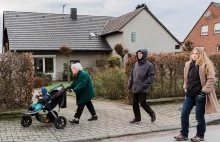 Młodzi Polacy chcą mieszkać w domach wielopokoleniowych. To tańsza i wygodniejsz