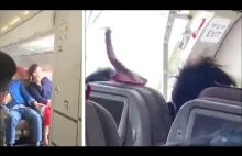 Pasażer otworzył drzwi ewakuacyjne w samolocie podczas lotu.