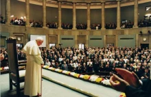 Św. Jan Paweł II: demokracja bez wartości łatwo zamienia się w totalitaryzm