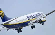 Ciąg dalszy skandalu w Ryanair. Winę za odwołany lot obsługa zrzuca na pasażerów