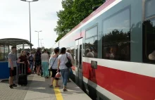Jechał do Wrocławia pociągiem. Pokazał, co wyczyniały kobiety obok