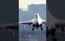 Lądowanie pilotów US AirForce vs US Navy