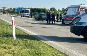 Stracił przytomność na autostradzie. Uratowali go policjanci