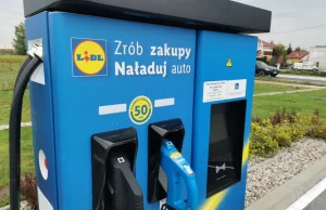 Koniec darmowego ładowania samochodów na stacjach Lidl