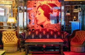 Ksiądz założył Only Fans, by utrzymać kawiarnię, w której był dom publiczny