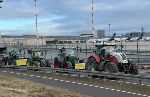 Rolnicy blokują okolice lotniska we Frankfurcie nad Menem