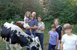 Przyjechali na oazę rodzin i zabrali ze sobą ... stadko swoich krów :)