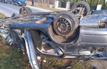 10 osob w toyocie i zawienięcie na słupie, 2x śmierć...