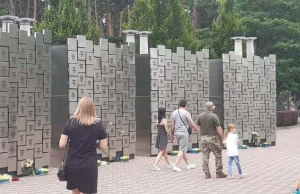 W Buczi odsłonięto pomnik poświęcony mieszkańcom zamęczonym przez Rosjan