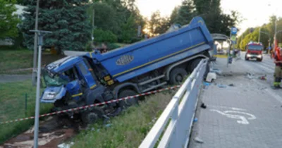 Wywrotka taranowała auta. Są zarzuty dla 42-letniego kierowcy z Ukrainy