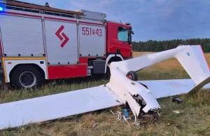 Wypadek lotniczy! Rozbity szybowiec z mężczyzną zakleszczonym w środku.