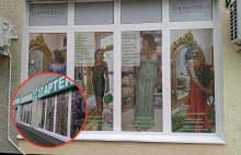 Apteka w Warszawie hitem internetu! Farmaceutka pozuje na witrynie w sukniach