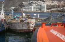 Wyspy Kanaryjskie na skraju załamania. Szturm migrantów na drewnianych łodziach