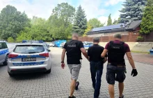 Przez 25 lat podszywał się pod kogoś innego. Został zatrzymany