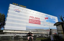 Gigantyczna reklama PGE na budynku we Wrocławiu. "Czysta propaganda pod wybory"