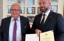 Prof. Krzysztof Simon uhonorowany medalem "Zasłużony dla Wrocławia"