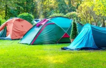 Studenci śpią w namiotach. "Nie można płacić 700 euro za pokój"