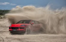 Porsche Cayenne w terenie nawet piasek mu niestraszny