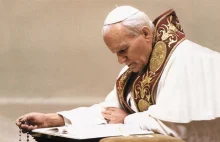 W Sejmie dwie uchwały w obronie św. Jana Pawła II