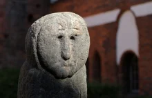 Baba Pruska zmieniła miejsce na dziedzińcu olsztyńskiego zamku