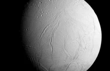 Istnienie życia na Enceladusie coraz bardziej prawdopodobne