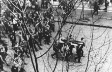 17.12.1970 r. w Gdyni otwarto ogień do stoczniowców wezwanych na poranną zmianę.